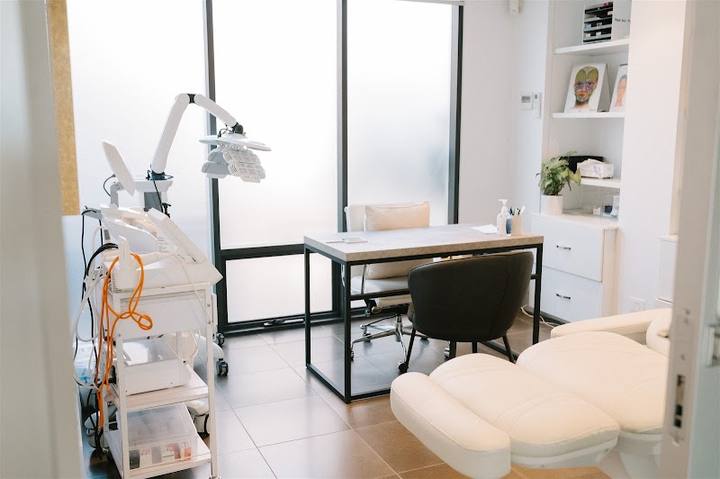 Advanced Cosmetic Medicine — 3