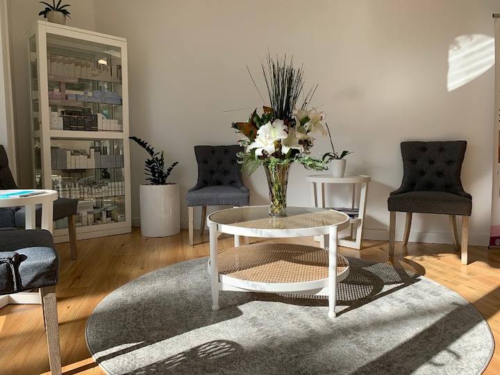 Oo La La Cosmetic & Laser Clinic — 3